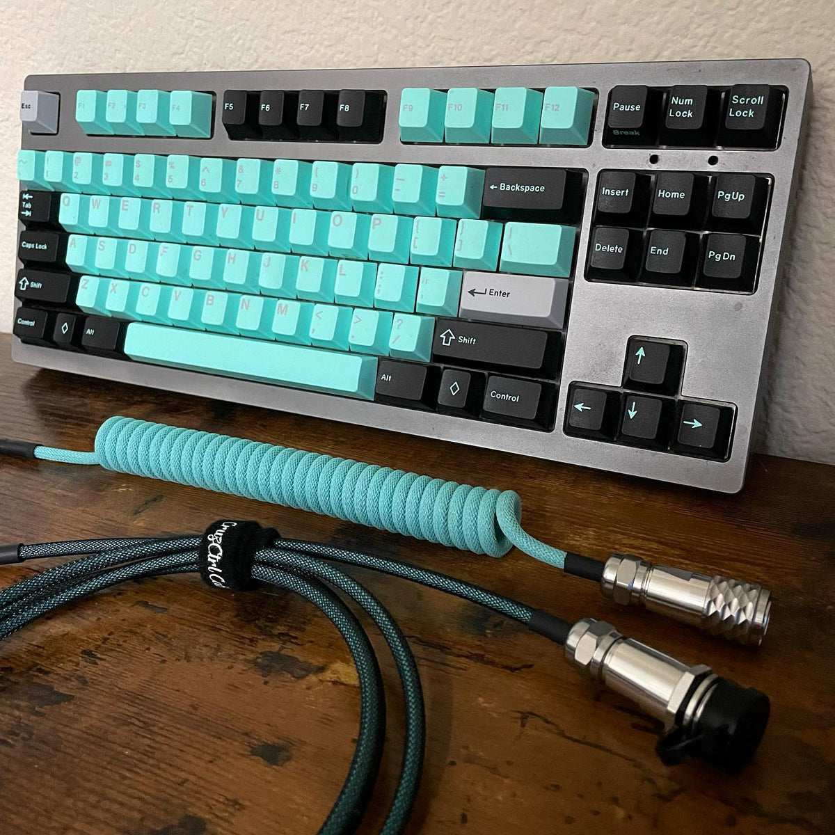Custom sleeved keyboard cable by CruzCtrl
