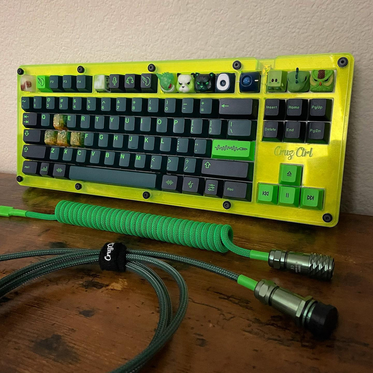 Custom sleeved coiled keyboard cable by CruzCtrl